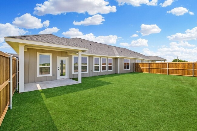 Photo - AVAILABLE NOW! NEW LUXURIOUS DUPLEX LOCATED ON 1-ACRE LOT IN MIDLOTHIAN, TX!
