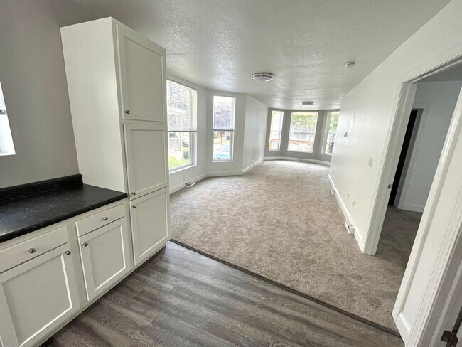 Photo - 444 W 5th St Unit 1 First floor