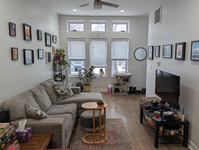 Photo - AM-Moffat LLC Unidad 2434-1A