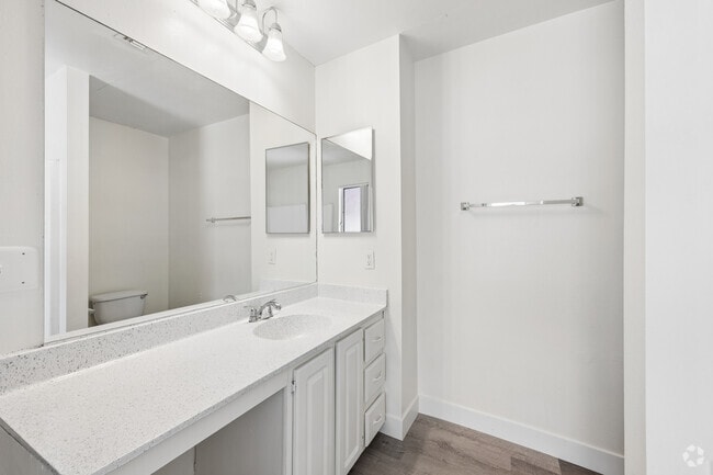 2BR, 2.5BA - 1,400SF - Primary Bathroom