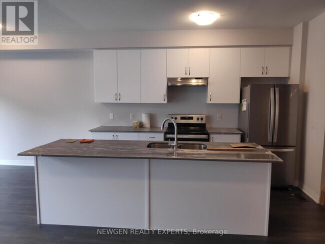 Photo - 585 Colborne St E