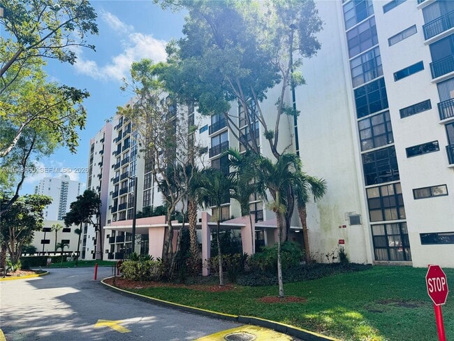 Photo - 17011 N Bay Rd Unit 202