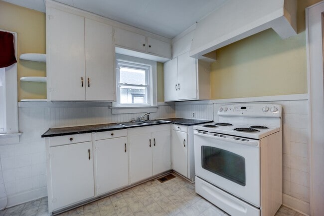 Photo - Freshly Updated 3 Bedroom House