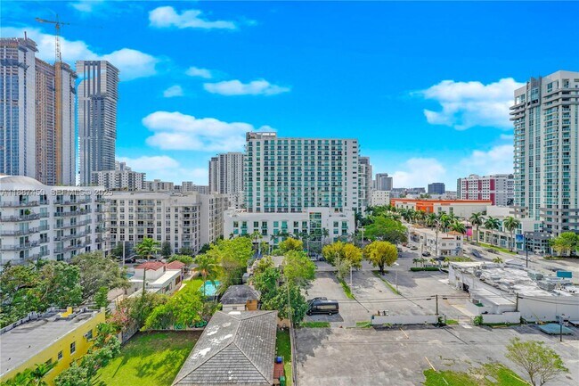 Photo - 321 NE 26th St Unit 907