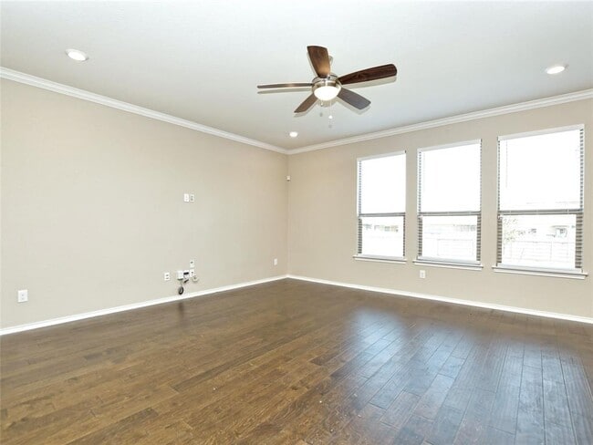 Photo - 16510 Brogan Ln