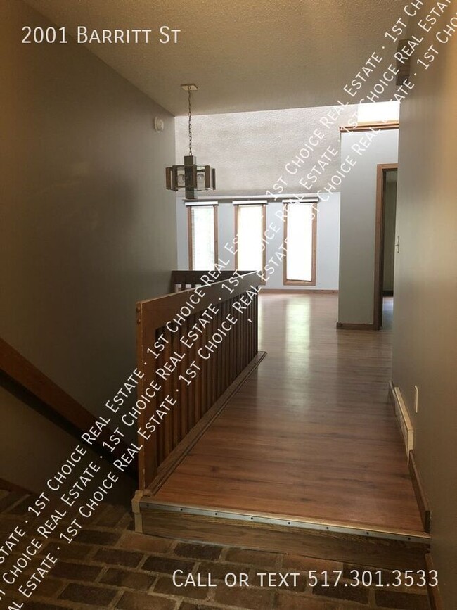 Photo - 2001 Barritt St