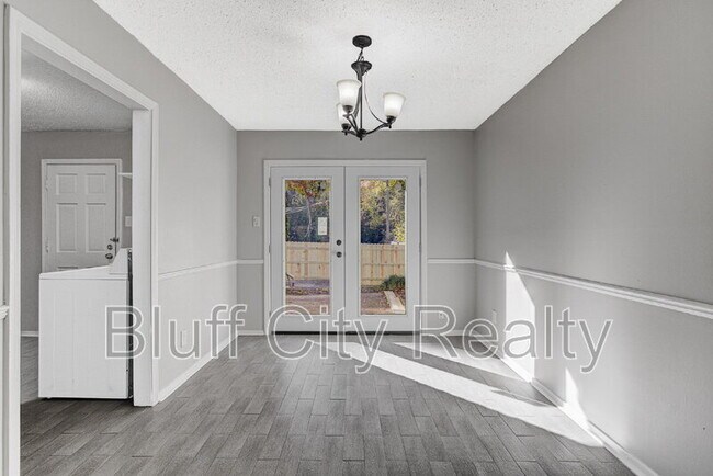 Photo - 2291 Madison Ave