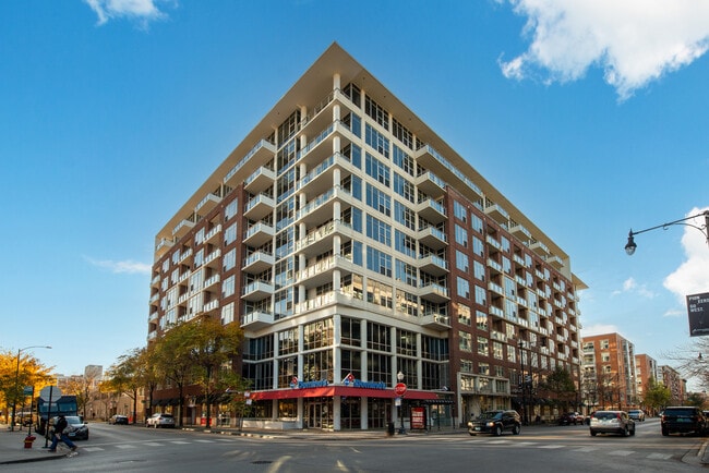 Building Photo - 901 W Madison St Unit 505