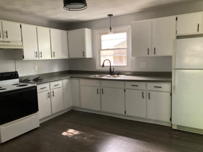 Photo - 391 Lynn Dr Unit 1