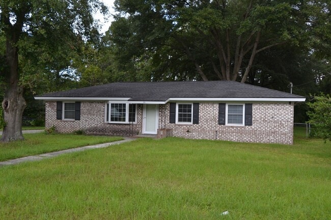 Building Photo - Home For Rent