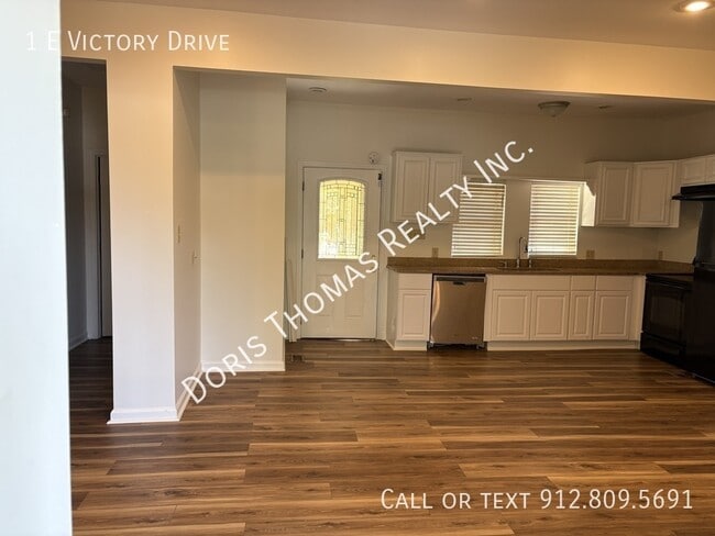 Photo - 1 E Victory Dr