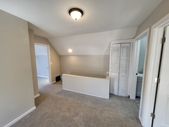upstairs ( small Sitting area)