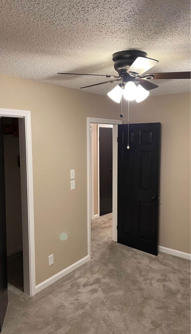 Photo - 730 Eastgate Dr