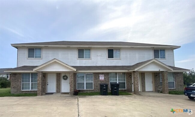 Building Photo - 4102 Nadine Dr Rental