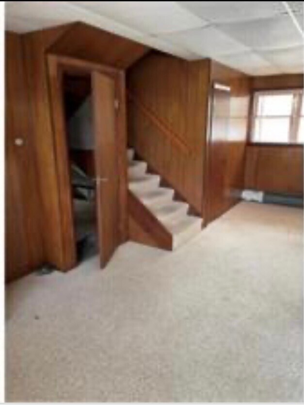 425 E Benita Blvd