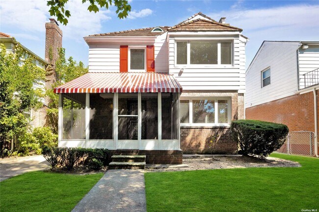 Photo - 75-43 192nd St House