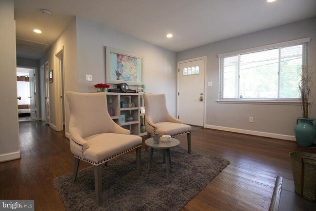 Photo - 3287 Annandale Rd