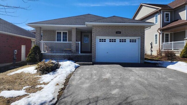 Photo - 157 Milroy Dr