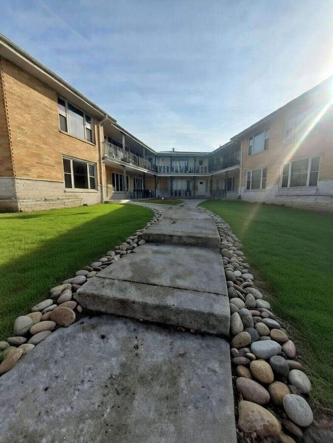 Photo - 3210 N 76th St