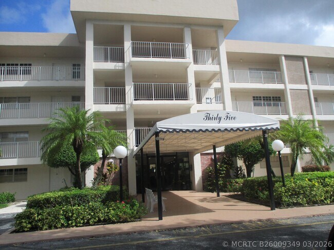 Building Photo - 3151 S Palm Aire Dr Unit 404