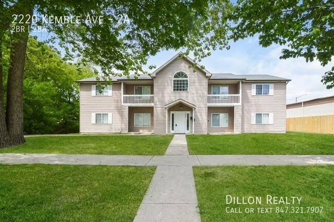 Building Photo - 2220 Kemble Ave Unit 2A