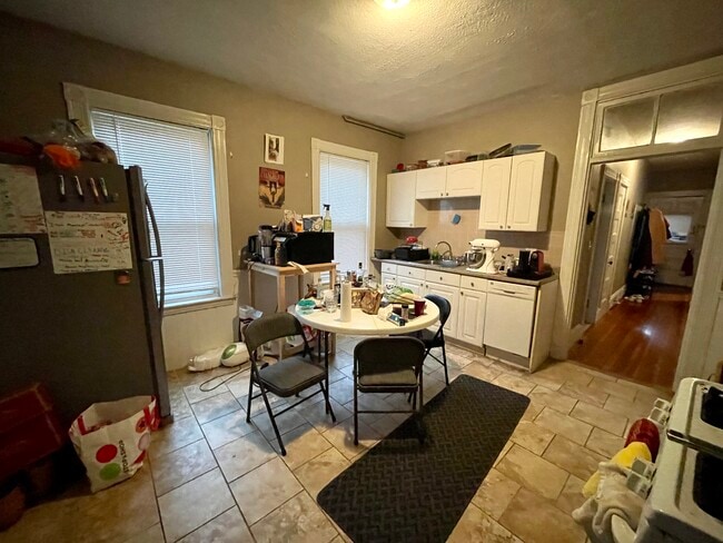 Building Photo - 12 Bucknam St Unit #1