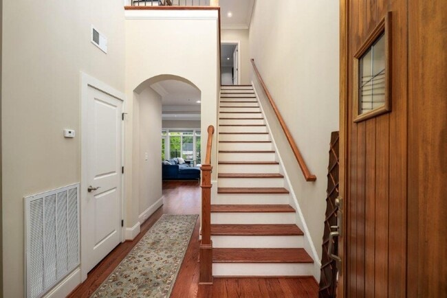 Photo - Beautiful Town Home Ready for Lease