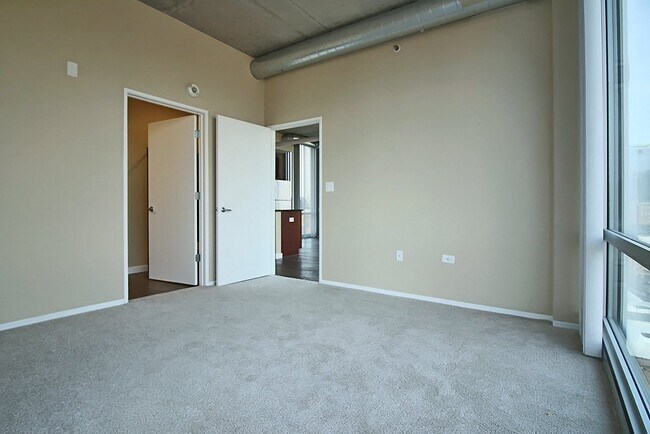 Photo - 1443 S State St