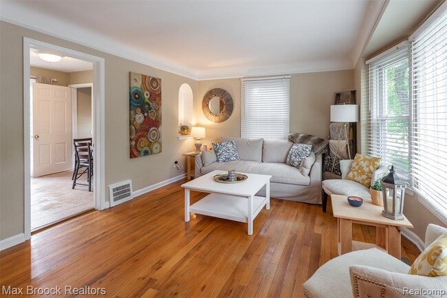 Photo - 1997 Henrietta St