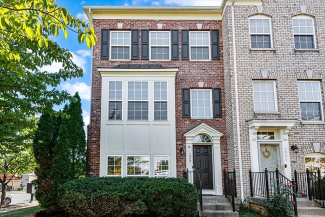 Building Photo - Close to I-95 and Downtown Fredericksburg Rental