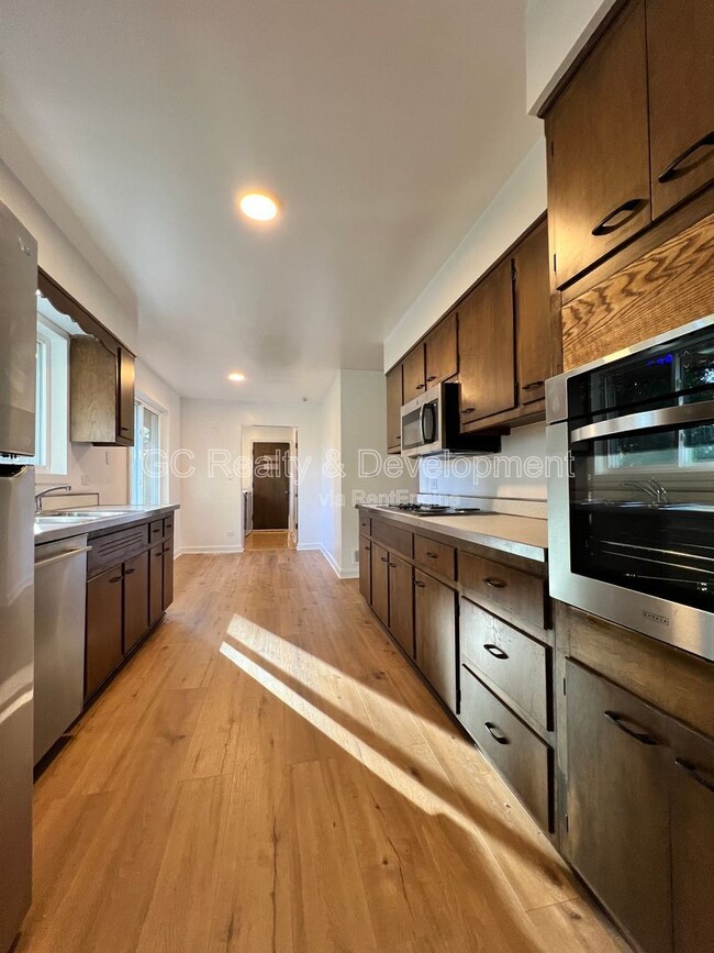 Photo - 1409 W 53rd Pl