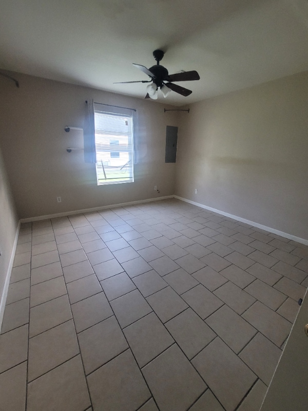 Photo - 1418 Thompson Rd