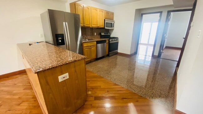 Photo - 20-07 37th St