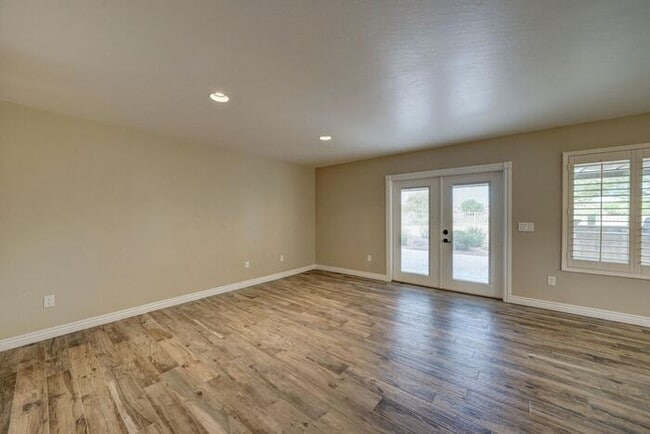 Photo - READY TO VIEW NOW! Gorgeous Gilbert Home with Golf Course Views