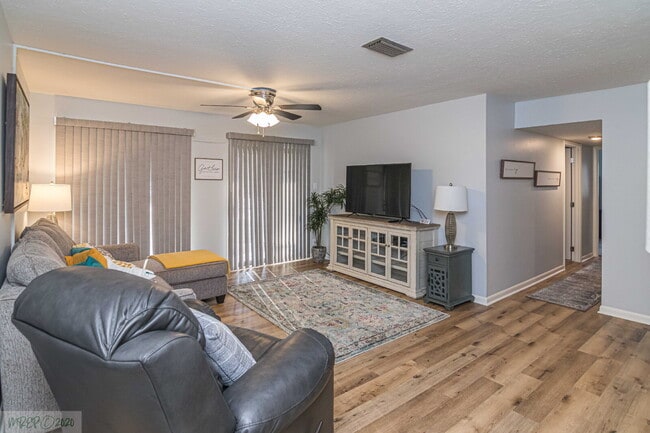 Building Photo - SHORT-TERM LEASE OPTIONS / FULLY FURNISHED APARTMENT/ ALL UTILITIES INCLUDED! WONDERFUL WAYNE MEM...