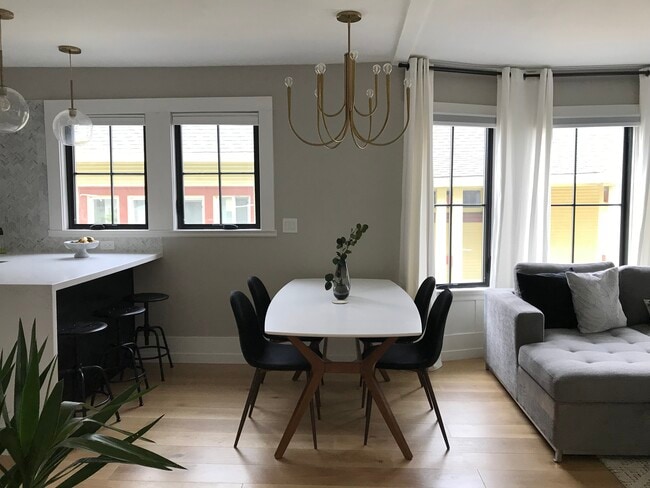 Photo - 861 Aileen St