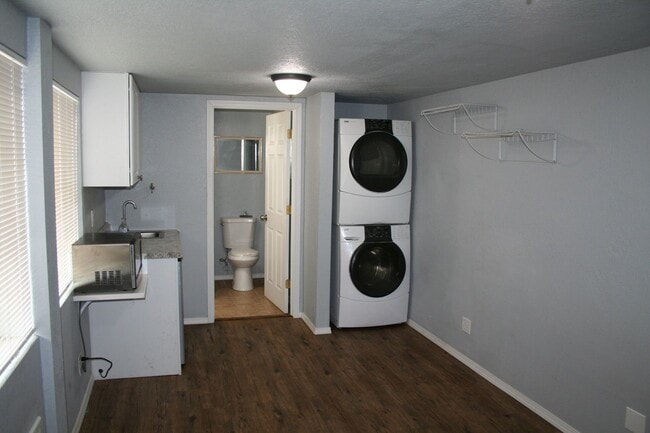 Photo - Shop Studio Unit