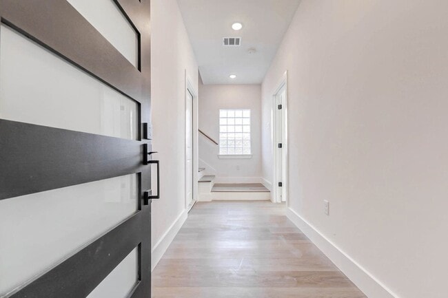 Photo - 5636 Dolores St