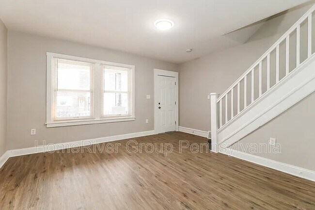 Photo - 2547 S Robinson St