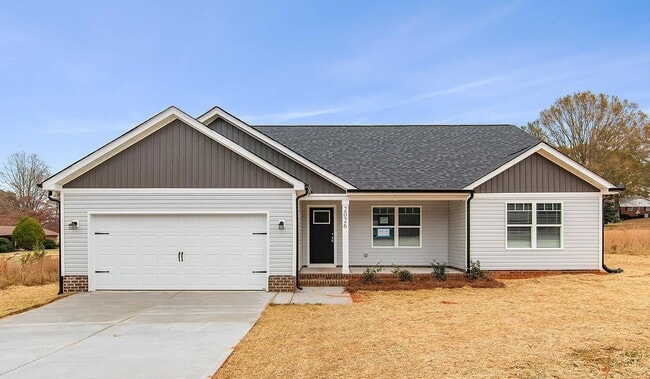 Building Photo - 2026 Lakeside Ln