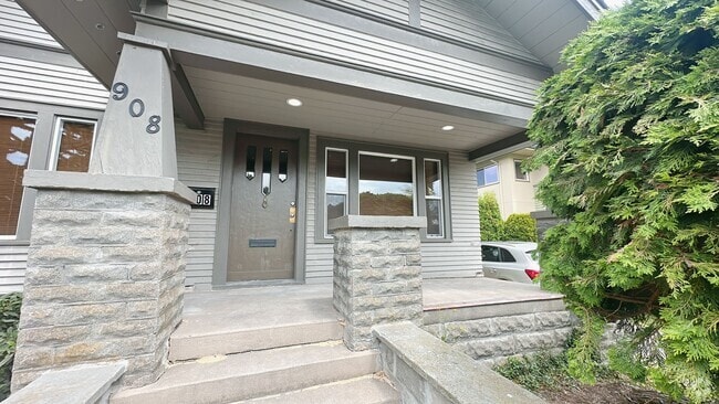 Building Photo - Classic 4 bdrm/2ba Craftsman in the Letter... Rental