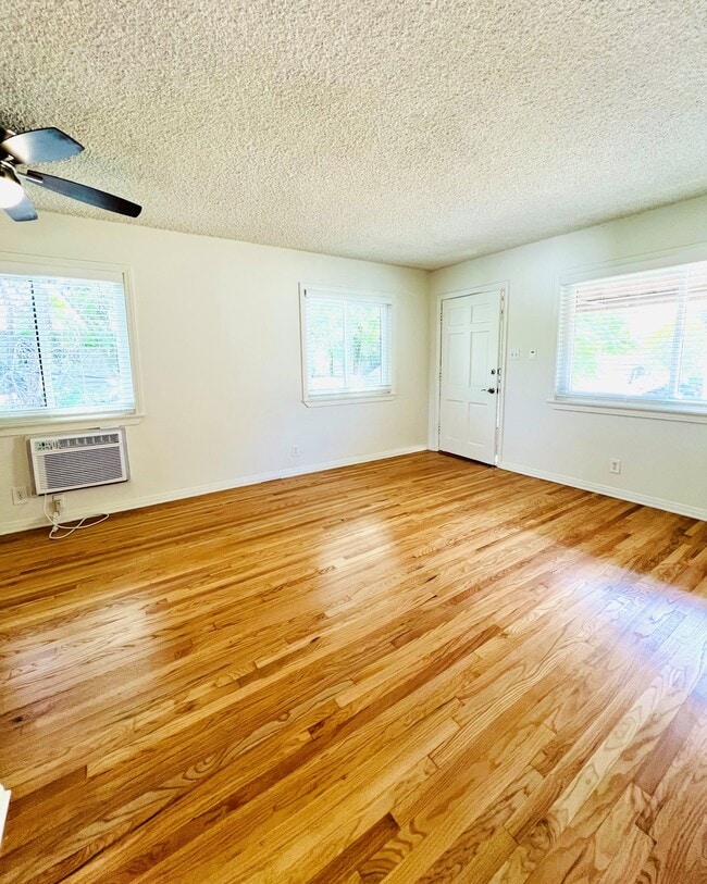 Spacious bright open living - 4550 Vista del Monte Ave Unit 4550 1/2 Vista Del Monte ( 2)