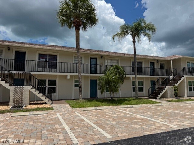 Building Photo - 16007 Davis Rd Unit 423 Rental