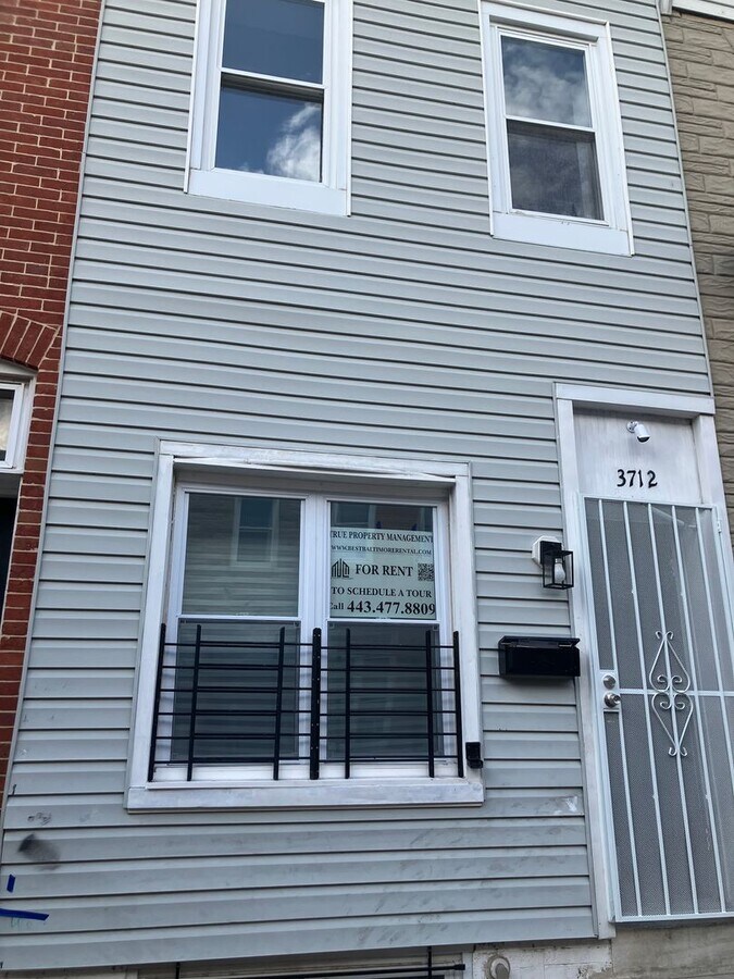 Highlandtown Charm with Washer & Dryer | Stylish Updates on Mt Pleasant Ave - Highlandtown Charm with Washer & Dryer | Stylish Updates on Mt Pleasant Ave