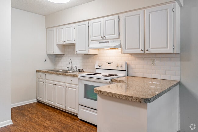 Building Photo - 417 Woodrow Ave