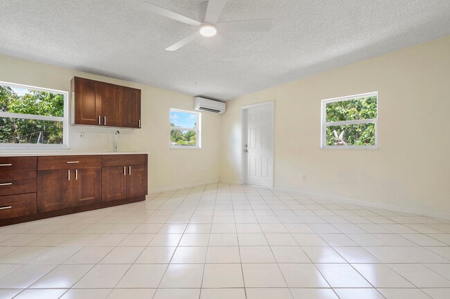 1001 NW 116th St Unit Studio