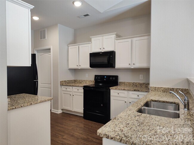 Photo - 9623 Weikert Rd