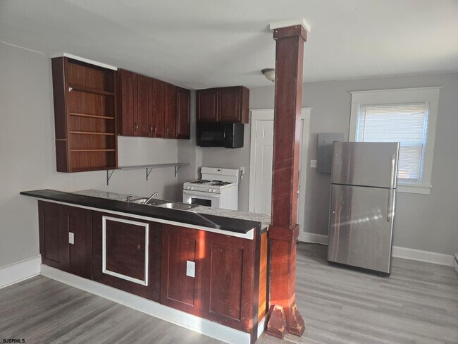 Photo - 514 Magellan Ave