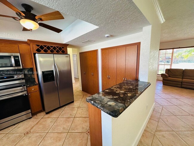 Photo - 515 NW 202nd Terrace