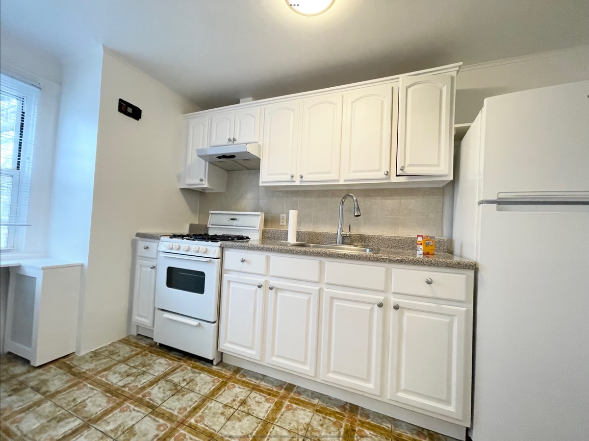 Photo - 2545 32nd St Apartments Unit 1